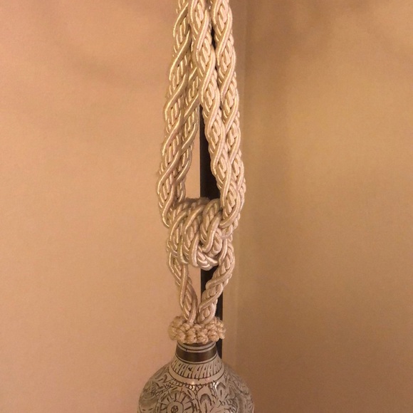 Pier 1 porcelain & rope off white & gold tassel - Picture 2 of 6